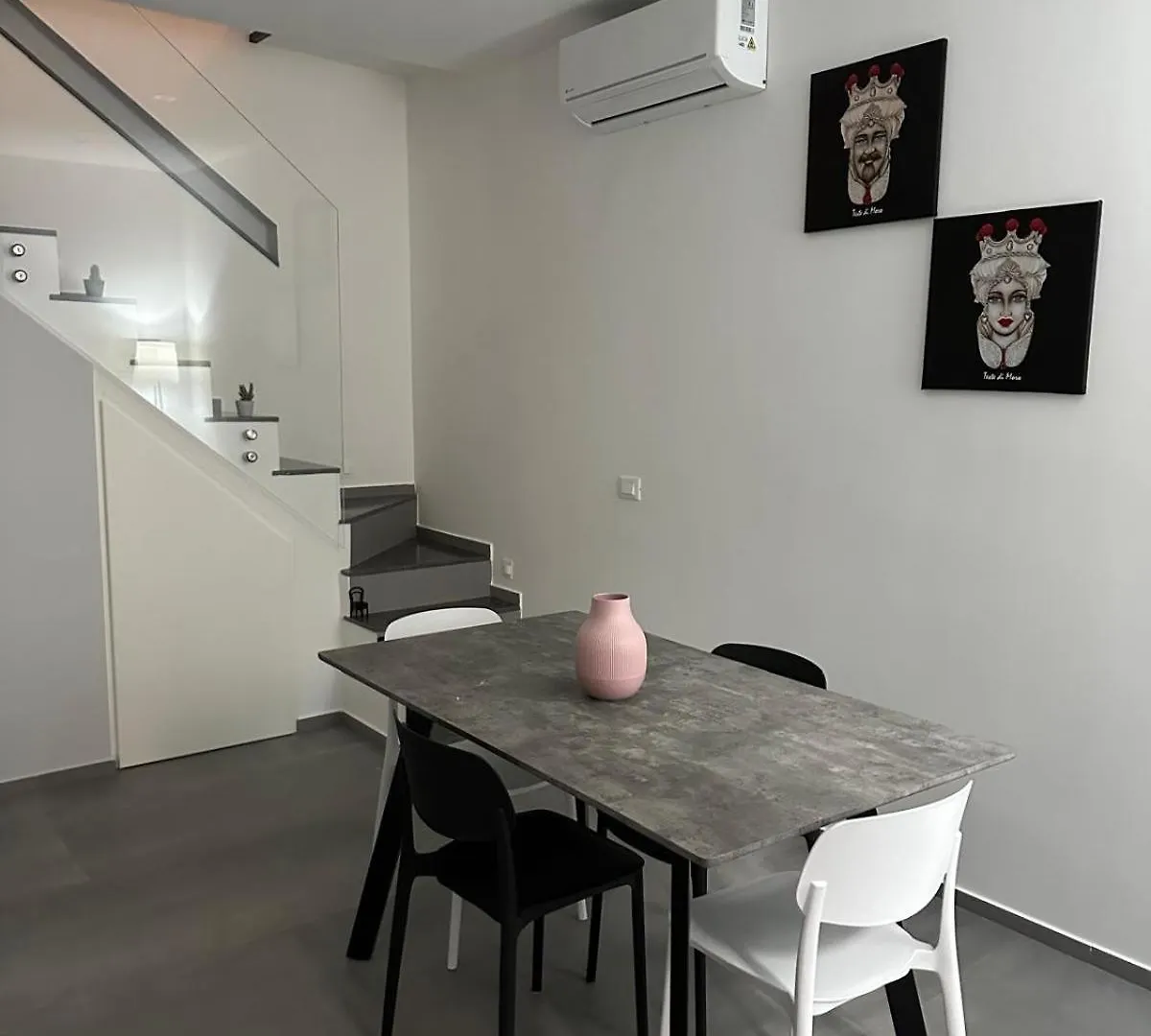 Vespro House Villa Palermo 0*,